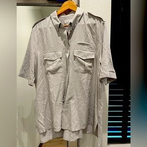 EQUIPMENT SHORT SLEEVE MAJOR SILK SHIRT. SIZE: L. COLOR: FOG